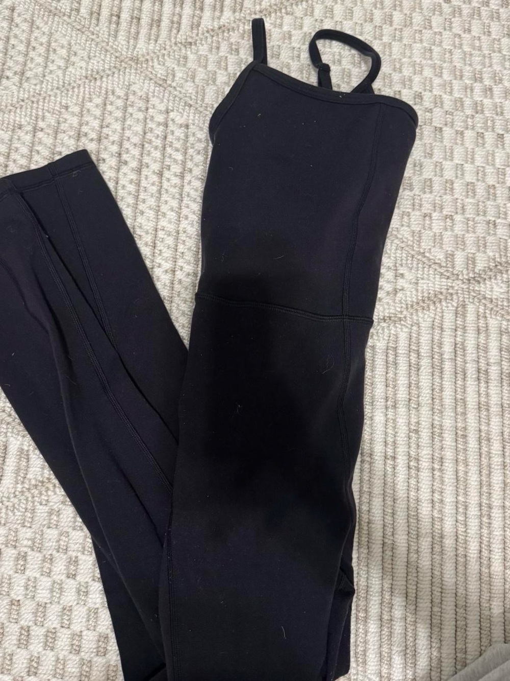 Women's black Aritzia onesie - category selection - Picture 3 of 3